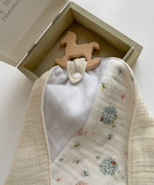 kramtukas merliukas su mediniu kramtuku